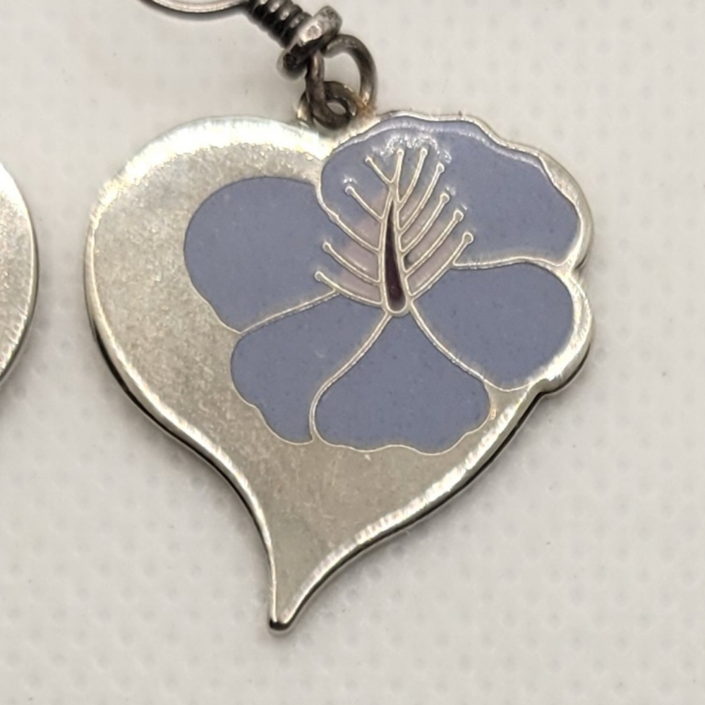 Pair of Laurel Burch Hibiscus Heart Earrings Enamel Pierced Dangle (S4) - Picture 2 of 5